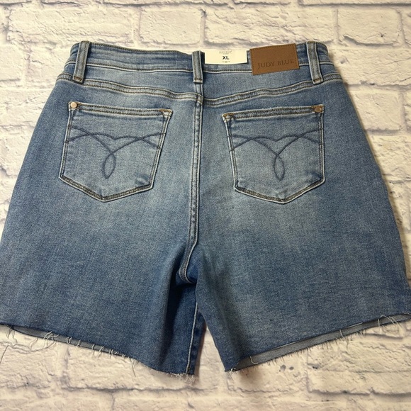 NWT Judy Blue High Waist Denim Jeans Shorts. Frayed edge. Stretch. Size XL. - Picture 4 of 9